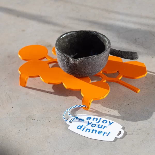 Metalo padėklas „Pomidorų kekė“ | Tomato Trivet Metalo padėklas „Pomidorų kekė“ | Tomato Trivet