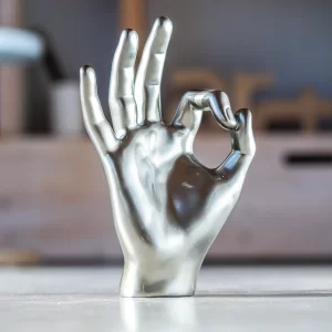 Skulptūra OK | 'OK' Resin Sculpture