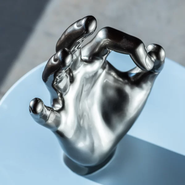 Skulptūra OK | 'ok' Resin Sculpture Skulptūra OK | 'ok' Resin Sculpture