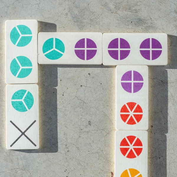 Stalo žaidimas Domino / Domino Classic Bajo Domino Classic — medinis stalo žaidimas, pakuotė