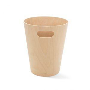 Umbra Woodrow šiukšliadėžė yra funkcionalumo ir stiliaus derinys.