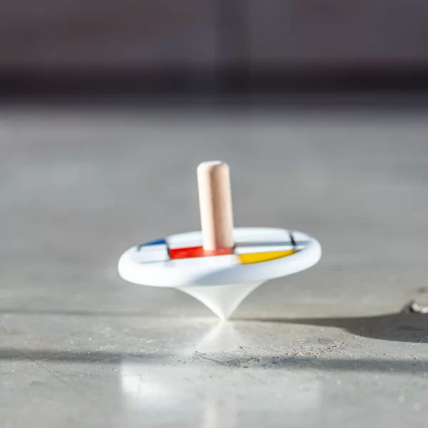 VILKELIS JUODOJI SKYLĖ | SPINNING TOP BLACK HOLE Bajo vilkelių kolekcija — mediniai vilkeliai, detalės