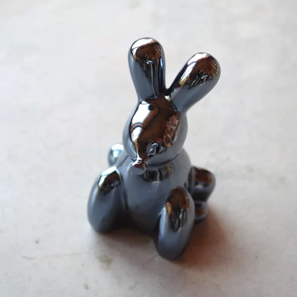 Balioninis Triušis Dekoracija | Balloon Bunny Ornament Leiskite sau pasinerti į žaismingą elegancijos pasaulį su Balionine Triušio Dekoracija.