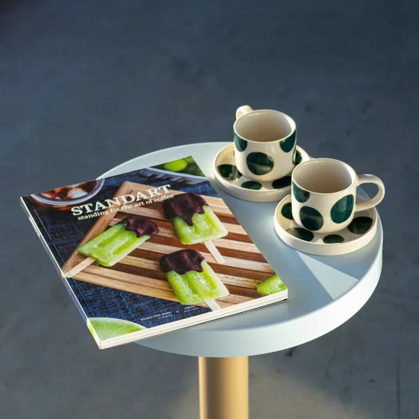 Espresso Puodelių Ir Lėkštučių Rinkinys, Dots Kolekcija, Gentle Green | Espresso Set 2 Cups and 2 Saucers, Dots Collection, Gentle Green Šis išrankus espresso rinkinys iš Dots kolekcijos pagamintas Magazin Minori išskirtiniu italizuojančiu žavesiu.