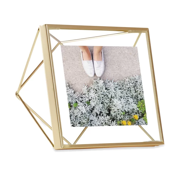 Umbra Prisma Nuotraukų Rėmėlis 25 x 20 cm | Umbra Prisma Picture Frame 25 x 20 cm Umbra Prisma nuotraukų rėmas paverčia jūsų brangias fotografijas į stilingą interjero akcentą su savo inovatyviu ir...