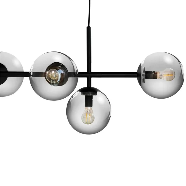 Como Ilgasis Stalo Šviestuvas - Juodas | Como Long Table Pendant - Black Como ilgais stalo šviestuvas yra įkvepiantis šviesos meno kūrinys, sukurtas elegantiškai apšviesti jūsų valgomojo zoną.