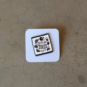 Pin Ženkliukas „Pietūs ant žolės” | Enamel Pin "Pietūs ant žolės”