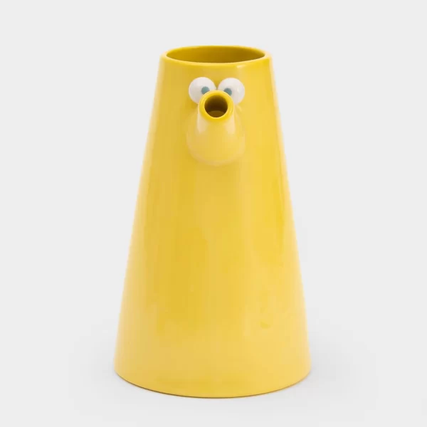 Porcelianinis ąsotis Lucas Zanotto ‘THE JUG’, geltonas | Lucas Zanotto ‘THE JUG’ – Yellow THE JUG yra specialios Artist Edition kolekcijos su Lucas Zanotto dalis – su jam būdingomis žaismingomis akimis, kurios...