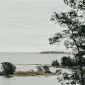 Suomių leidyklos Cozy Publishing knyga Outdoor Chic atveria privačių sodų, terasų ir kiemų vartus, maksimaliam komfortui...