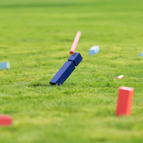 Žaidimas „Kubb | Kubb Game (Viking Chess) Žaiskite lauke — „Kubb“ – geriausiu strategijos ir linksmybių žaidimu!